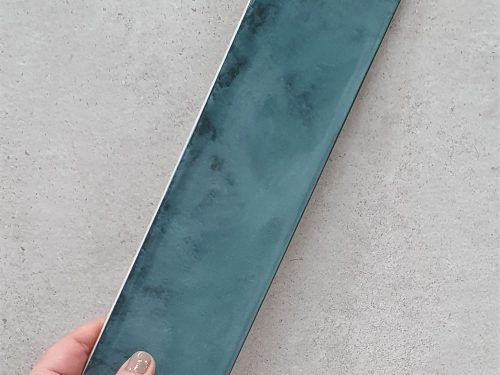 drop_emerald_75x300_subway_ceramic_wall_tile_made_in_spain_variation_melbourne_tiles_kitchen_splashback_feature