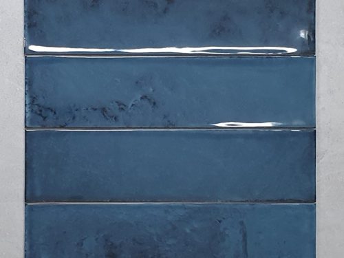 drop_marine_75x300_subway_ceramic_wall_tile_made_in_spain_variation_melbourne_tiles_elegant_kitchen_splashback_feature