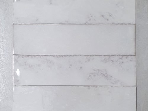drop_white_75x300_subway_ceramic_wall_tile_made_in_spain_variation_melbourne_tiles_elegant_kitchen_splashback_feature