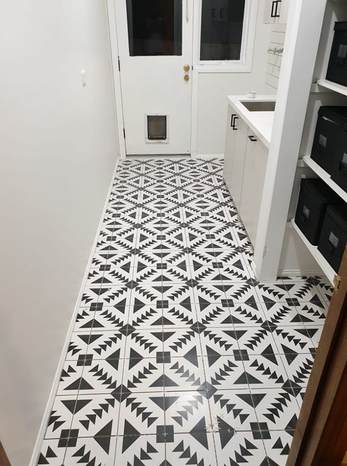 melbourne_vermont_kensington_white_black_encaustic_look_porcelain_floor_tile_cement_Mitcham_tile_centre_nunawading_concrete_matt_lifestyle